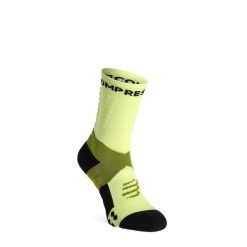 Skarpety do biegania Compressport Ultra Trail Socks v2.0. Zielone skarpety damskie Compressport, bez wzorów. Za 91.99 zł.
