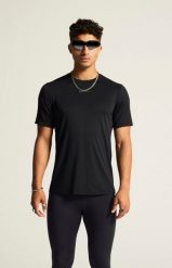 Koszulka crossfitowa męska Craft Adv Essence. Czarne koszulki sportowe męskie Craft, m, bez wzorów, z elastanu, bez kołnierzyka, bez ramiączek, do biegania. Za 237.00 zł.