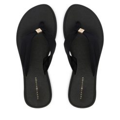 Japonki Tommy Hilfiger. Czarne klapki damskie Tommy Hilfiger, bez wzorów, bez obcasa. Za 189.99 zł.