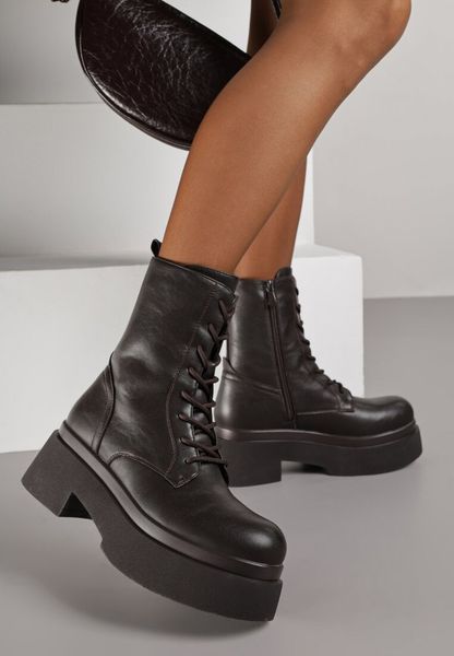 Brązowe Botki Workery na Platformie Tusella. Brązowe botki damskie Renee, na zimę, z jeansu, bez obcasa, na platformie, bez zapięcia. Za 179.99 zł.