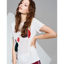 T-shirt z kolorowym nadrukiem - Biały. T-shirty damskie marki Reserved. W wyprzedaży za 39.99 zł.