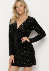 Czarna Kopertowa Sukienka z Cekinami o Dopasowanym Kroju Bonilena. Czarne sukienki damskie Born2be, l, z aplikacjami, bez kołnierzyka, bez ramiączek, mini, dopasowane. Za 189.99 zł.