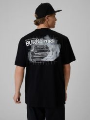4F T-shirt loose z nadrukiem uniseks 4F x Drift Masters - czarny M. Czarne koszulki sportowe męskie 4f, m, bez wzorów, z bawełny, bez kołnierzyka, bez ramiączek. Za 119.99 zł.