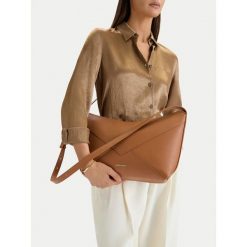 Torebka GINO ROSSI. Brązowe torebki do ręki damskie Gino Rossi, bez wzorów, klasyczne, bez dodatków. Za 199.99 zł.