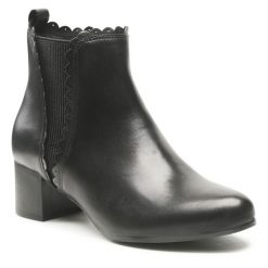 Botki Caprice. Czarne botki damskie Caprice, bez obcasa, na słupku, bez zapięcia. Za 379.99 zł.