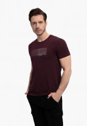 Bawełniany t-shirt T-TORE. Czerwone t-shirty męskie Volcano, l, bez wzorów, z bawełny, klasyczne, bez kołnierzyka. Za 59.99 zł.