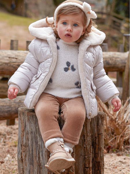 Mayoral Sweter 2.310 Écru Regular Fit. Swetry dla dziewczynek Mayoral, bez wzorów, z syntetyku, bez kołnierzyka, bez ramiączek, bez kaptura. Za 79.99 zł.