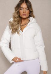 Biała Kurtka Pikowana Puffer z Kapturem Mivvia. Białe kurtki damskie Renee, na zimę, l, bez wzorów, z kapturem. Za 119.99 zł.