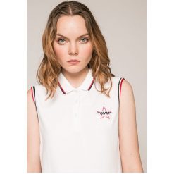 Tommy Jeans - Top. Topy damskie marki Tommy Jeans. W wyprzedaży za 169.90 zł.