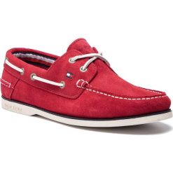 Mokasyny TOMMY HILFIGER - Classic Suede Boatshoe FM0FM02112 Tango Red 611. Mokasyny męskie marki Tommy Hilfiger. W wyprzedaży za 359.00 zł.