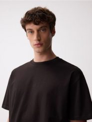 T-shirt boxy z haftem - brązowy. Brązowe t-shirty męskie Reserved, l, bez wzorów, z bawełny, bez kołnierzyka. Za 89.99 zł.