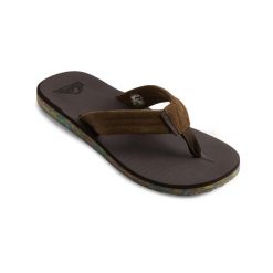 Sandały dla Mężczyzn CARVER SUEDE RECYCLED. Brązowe klapki męskie Quiksilver, z gumy, sportowe. Za 149.99 zł.