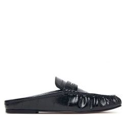 Klapki Steve Madden. Czarne klapki damskie Steve Madden, bez wzorów, bez obcasa. Za 519.99 zł.