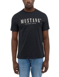 Męski T-Shirt Mustang Style Austin Jet Black 1016853 4188. Czarne t-shirty męskie Mustang, m, bez wzorów, bez kołnierzyka. Za 79.99 zł.