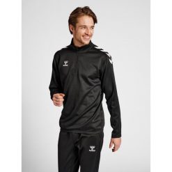 Bluza piłkarska męska Hummel Core XK Half Zip Poly Sweat. Czarne bluzy męskie Hummel, m, bez wzorów, bez kaptura, do piłki nożnej. Za 161.00 zł.