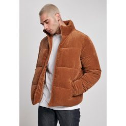 Kurtka Urban Classics boxy corduroy puffer. Brązowe kurtki męskie Urban Classics, m, bez wzorów, z puchu, retro, bez kaptura. Za 422.00 zł.