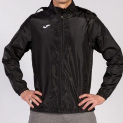 Kurtka do biegania dla chłopców Joma Iris przeciwdeszczowa. Czarne kurtki i płaszcze dla chłopców Joma, bez wzorów, sportowe, bez kaptura. Za 123.99 zł.