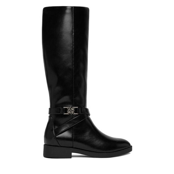 Kozaki Nine West. Czarne kozaki damskie Nine West, bez obcasa, na płaskiej podeszwie. Za 263.99 zł.