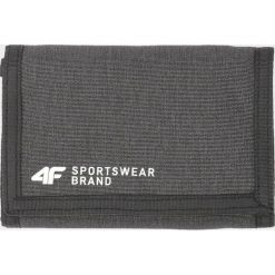 Portfel PRT202 - czarny melanż. Czarne portfele damskie 4f, bez wzorów. Za 39.99 zł.