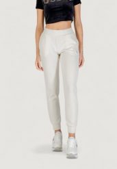 Spodnie Kobieta GUESS ACTIVE OLYMPE LONG PANTS. Białe spodnie sportowe damskie Guess Active, s, z aplikacjami, z lycry. Za 356.15 zł.