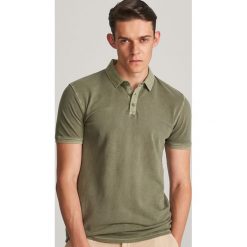 Koszulka polo regular fit - Brązowy. Koszulki polo męskie Reserved. Za 79.99 zł.