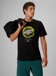 4F T-shirt regular z nadrukiem męski - czarny XXL. Czarne koszulki sportowe męskie 4f, l, bez wzorów, z bawełny, bez kołnierzyka, bez ramiączek, tenisowe. Za 79.99 zł.