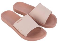 Klapki damskie obuwie plażowe Ipanema Classic Slide Fem. Czerwone klapki damskie Ipanema, z aplikacjami, z gumy, klasyczne, bez obcasa, na płaskiej podeszwie. Za 79.00 zł.