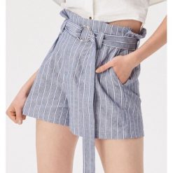 Szorty paperbag z paskiem - Wielobarwny. Szare szorty damskie Sinsay, l, bez wzorów. W wyprzedaży za 49.99 zł.