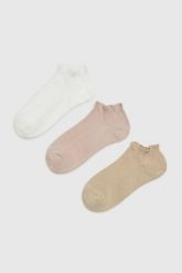 3 pack skarpetek beżowych. Brązowe skarpety damskie MOODO, bez wzorów, z bawełny. Za 34.99 zł.