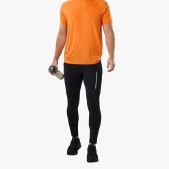 Długie legginsy treningowe męskie Swedemount Core Long Tights szybkoschnące. Czarne legginsy sportowe męskie SWEDEMOUNT, l, bez wzorów, z materiału, długie, do biegania. Za 152.99 zł.