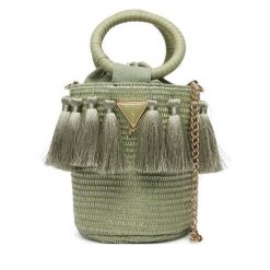 Torebka Guess. Zielone torebki do ręki damskie Guess, z aplikacjami, bez dodatków. Za 269.99 zł.