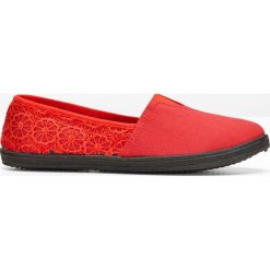Buty wsuwane bonprix czerwony. Baleriny damskie bonprix. Za 54.99 zł.