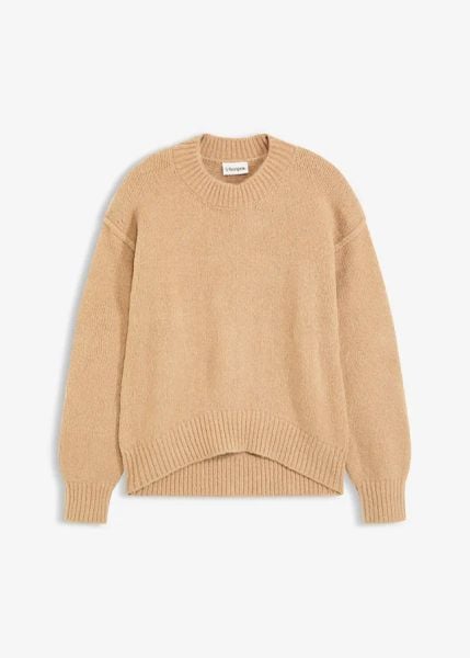 Sweter z cienkiej dzianiny o kroju oversize. Brązowe swetry damskie bonprix, bez wzorów, z dzianiny, bez kołnierzyka, bez ramiączek, bez kaptura. Za 109.99 zł.