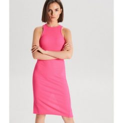 Neonowa spódnica midi - Różowy. Spódnice damskie Cropp. Za 59.99 zł.