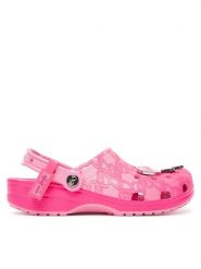 Crocs Klapki Barbie Classic Clog 211405 Różowy. Czerwone klapki damskie Crocs, bez wzorów, z tworzywa sztucznego, bez obcasa. Za 249.99 zł.