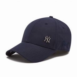 Czapka z daszkiem New Era. Niebieskie czapki i kapelusze damskie New Era, bez wzorów. Za 89.99 zł.