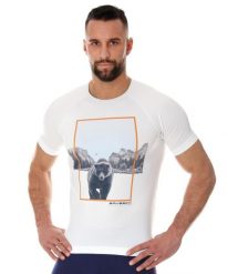 Koszulka męska z krótkim rękawem Brubeck City Air. Fioletowe koszulki sportowe męskie Brubeck, m, bez wzorów, z dzianiny, bez kołnierzyka, bez ramiączek, trekkingowe. Za 74.99 zł.