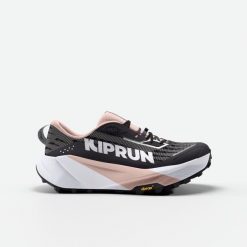 Buty do biegania w terenie damskie Kiprun Kipsummit Max. Czerwone obuwie sportowe damskie KIPRUN, bez wzorów, do biegania. Za 599.99 zł.