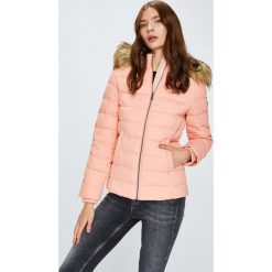 Tommy Jeans - Kurtka. Kurtki damskie marki Tommy Jeans. W wyprzedaży za 699.90 zł.
