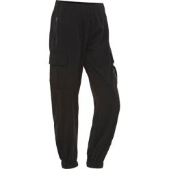Spodnie Catago Neve. Czarne spodnie sportowe damskie CATAGO, l, bez wzorów, z tkaniny. Za 352.00 zł.