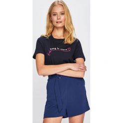 Vero Moda - Top. Topy damskie marki Vero Moda. Za 59.90 zł.