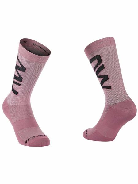 Skarpety rowerowe NORTHWAVE Extreme Air Sock różowe. Czerwone skarpety męskie Northwave, w ażurowe wzory, z dzianiny. Za 44.85 zł.