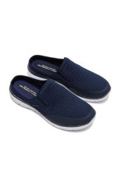 Klapki męskie Skechers Summits Vindicator. Niebieskie klapki męskie Skechers, z materiału, sportowe. Za 381.00 zł.