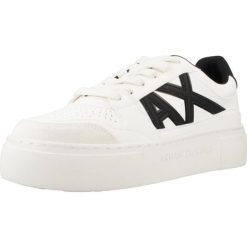 Buty ARMANI EXCHANGE XDX147 XV830 Biały. Białe obuwie sportowe damskie Armani Exchange, bez wzorów, ze skóry, trekkingowe. Za 529.99 zł.