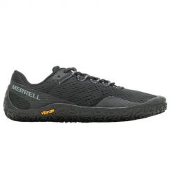 Buty do biegania damskie Merrell Vapor Glove 6. Czarne obuwie sportowe damskie Merrell, bez wzorów, z materiału, do biegania. Za 593.00 zł.