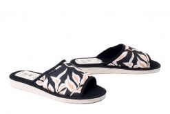 METEOR 018A Emilia czarny, kapcie damskie. Czarne kapcie damskie Meteor, bez wzorów. Za 47.99 zł.