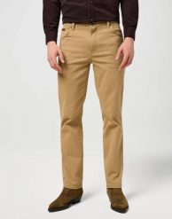 MESKIE SPODNIE WRANGLER TEXAS TIGERS EYE 112371695. Spodnie materiałowe męskie Wrangler, l, bez wzorów, z materiału. Za 219.99 zł.