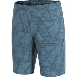 Spodenki plażowe męskie SKMT003 - allover szary. Krótkie spodenki sportowe męskie marki 4f. W wyprzedaży za 49.99 zł.