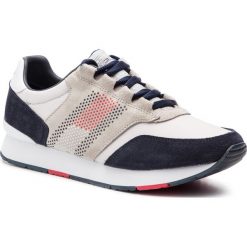 Sneakersy TOMMY HILFIGER - Corporate Material Mix Runner FM0FM02056 Diamond Grey 001. Szare półbuty na co dzień męskie Tommy Hilfiger, z materiału, bez zapięcia. W wyprzedaży za 229.00 zł.