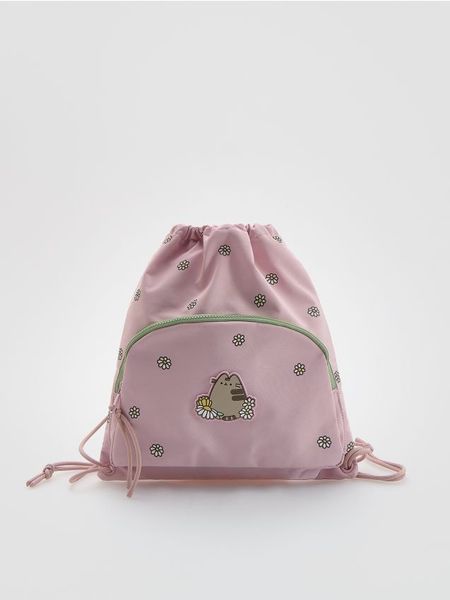 Plecak worek Pusheen - różowy. Czerwone torby i plecaki dziecięce Reserved, z tkaniny. W wyprzedaży za 39.99 zł.